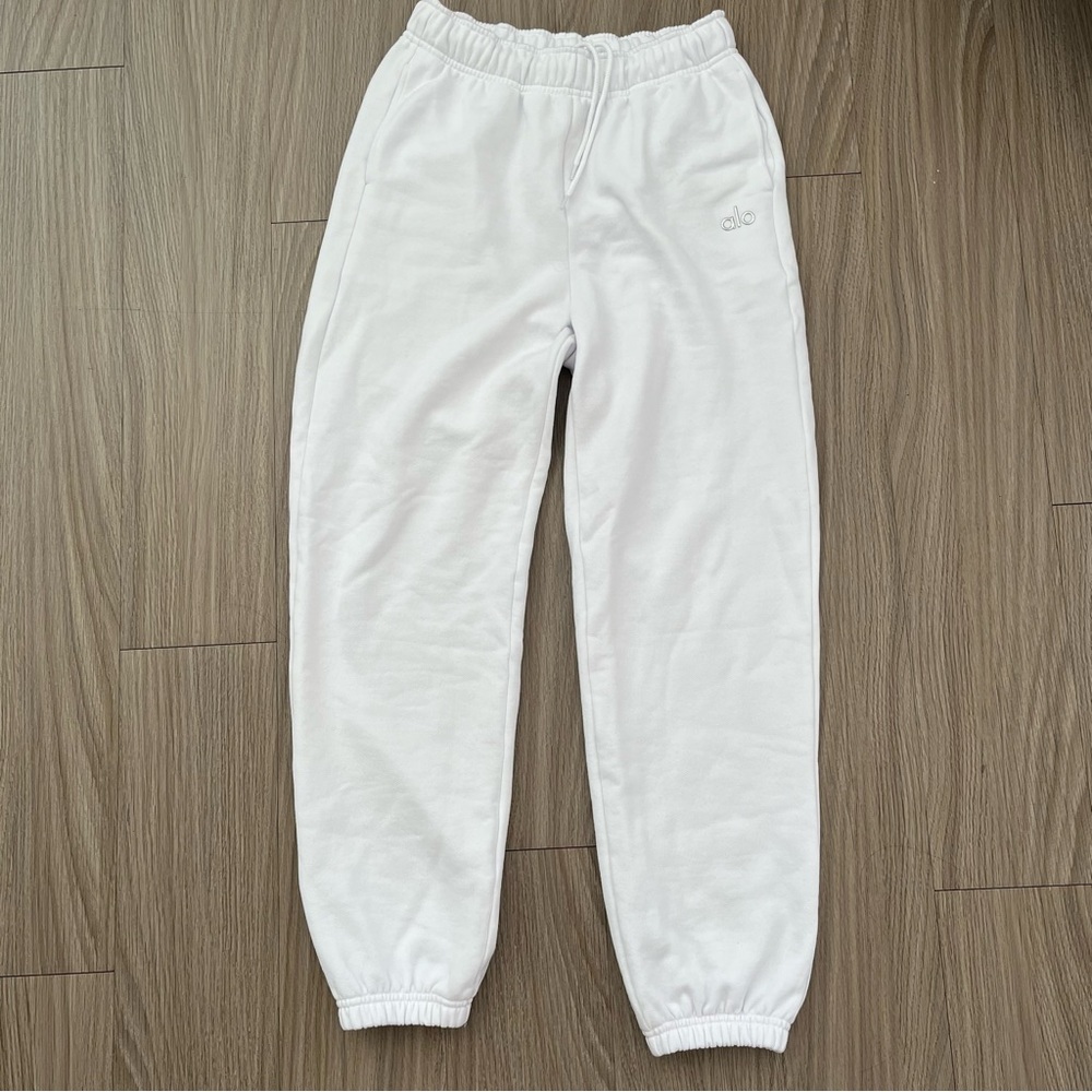 Alo Yoga White Accolade Sweatpant (Size S)